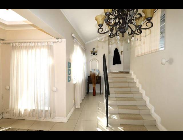 4 BEDROOM HOUSE FOR SALE IN PADFIELD PARK